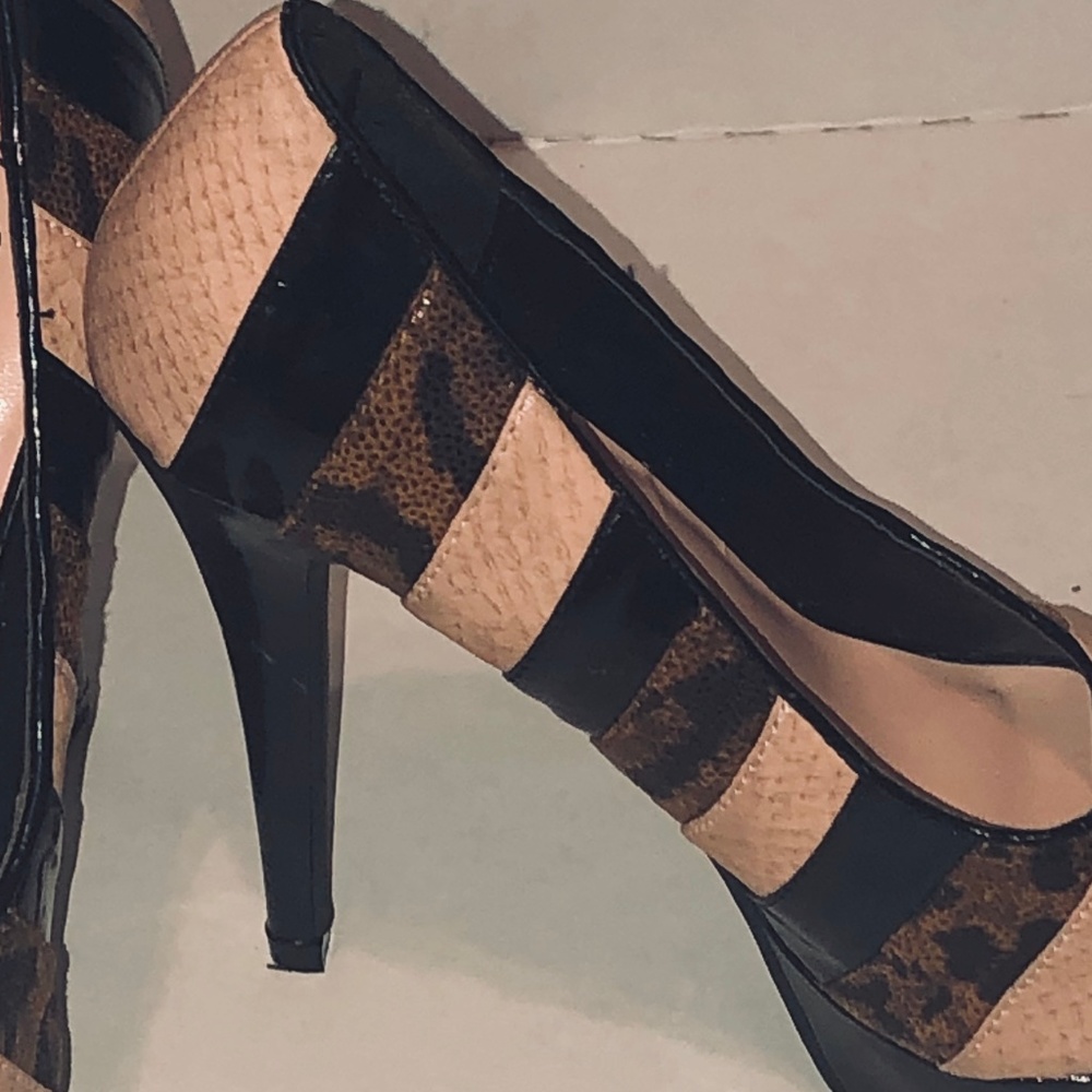 Lady Luxe Peep toe multi striped heels 3 1/2 inch